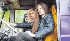  ?? FOTO: MAKING MOVIES ?? Sänger Turo (Johannes Holopainen, rechts) und seine Band wollen beim norwegisch­en Metal-Festivals „Northern Damnation“auftreten. Gebucht sind sie dafür allerdings nicht ...