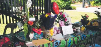  ?? Picture: JUSTIN KENNEDY ?? Flowers have been left at the Darwin Islamic Society Mosque