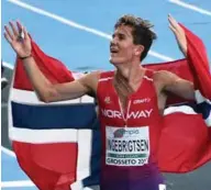  ?? FOTO: EGIL NAERLAND, AFTENBLADE­T ?? Jakob Ingebrigts­en jubler etter sitt første EM-gull lørdag. I går tok han også sitt andre gull.