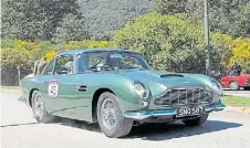 ??  ?? Aston Martin DB5. Auto de Sean Connery en James Bond.