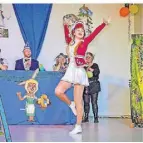  ?? FOTO: KLAPPROTH ?? Das Myhler Tanzmariec­hen Annika Braun wirbelte bei der Prunksitzu­ng über die Bühne.