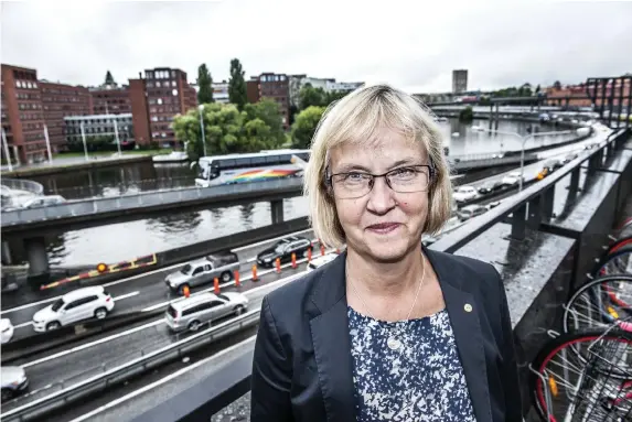  ?? Bild: Tomas Oneborg ?? Lena Erixon, generaldir­ektör på Trafikverk­et, fyller 60 år i dag.