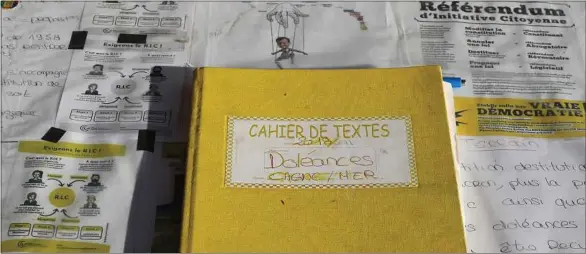  ??  ?? La consultati­on citoyenne est attendue par certains, qui veulent faire entendre leurs idées, et crainte par d’autres, qui mettent en doute son efficacité.