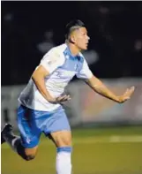  ?? RAFAEL MURILLO ?? Kevin Fajardo festejó a lo grande el segundo gol de su equipo.