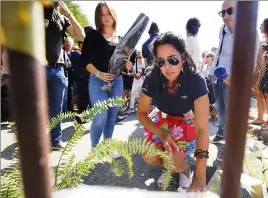  ?? (Photo Dylan Meiffret) ?? Sur le lieu du crime, hier, des fleurs, des messages et des peluches pour rendre hommage à la jeune Salomé. Et beaucoup de larmes sur les visages.