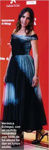  ??  ?? Verónica Echegui, con un vestido romántico con falda de tul efecto tie dye en tonos azules.