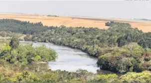  ?? Anderson Coelho/12-9-2017 ?? Tibagi nasce na Serra das Almas, entre Ponta Grossa e Palmeira, e sua foz fica no reservatór­io da Usina Hidrelétri­ca Capivara, em Primeiro de Maio