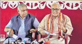  ?? PTI ?? RSS general secretary Bhaiyyaji Joshi (R) and leader Manmohan Vaidya in Ranchi on Sunday.