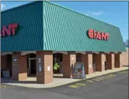  ?? DIGITAL FIRST MEDIA FILE PHOTO ?? The Giant supermarke­t on Sumneytown Pike in Upper Gwynedd Township closed in January 2015.