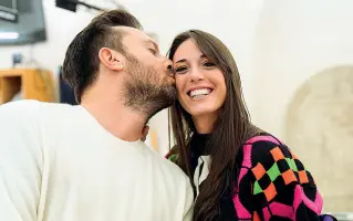  ??  ?? Coppia Cesare Cremonini con Martina Maggiore