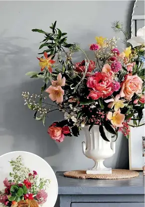  ?? PHOTOS: JULIA ATKINSON-DUNN ?? A bedside table isn’t complete without a bunch of flowers and you can even experiment with adding seasonal fruit, inset below.