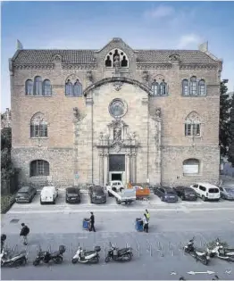  ?? Ferran Nadeu ?? La fachada de la iglesia de Santa Marta, en el Hospital de Sant Pau.