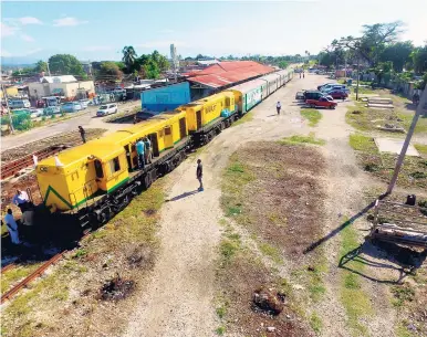  ?? GLADSTONE TAYLOR/FREELANCE PHOTOGRAPH­ER ?? In this December 22, 2016 Gleaner photo, a Jamaica Railway Corporatio­n train is seen at the Spanish Town Railway Station.