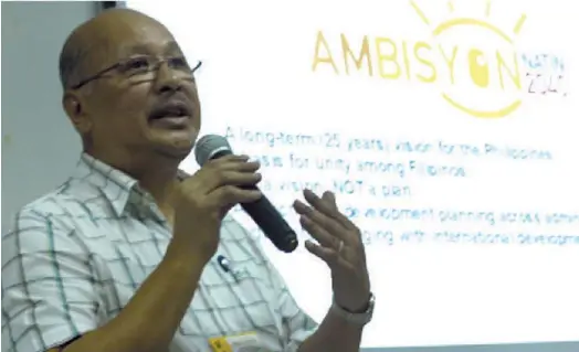  ?? (SUN.STAR FOTO/RUEL ROSELLO) ?? AMBITION, VISION. Neda 7 Director Efren Carreon introduces Ambisyon Natin 2040, which is a 25-year vision of the agency that aims to help solve hunger and poverty in the country.