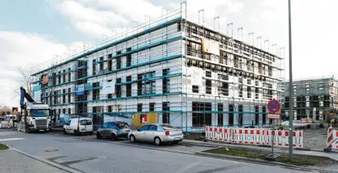  ?? Foto: Silvio Wyszengrad ?? Das Ärztehaus wird in unmittelba­rer Nähe zum neuen Sportgelän­de des Post SV gebaut.