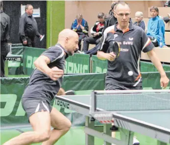  ?? FOTO: PRIVAT ?? Sie holten sich in Neuenstadt erneut die deutsche Meistersch­aft im Doppel in der Klasse der über 40-Jährigen: Pedro Pelz und Detlef Stickel (rechts).