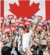  ??  ?? Cae su popularida­d.
Justin Trudeau se juega la reelección en Canadá con una aprobación de 46%, de acuerdo con el último sondeo de Gallup.