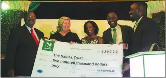  ?? ?? Nebank Zimbabwe unveiled a US$200 000 sponsorshi­p package for the Sables ahead of the Rugby World Cup qualifiers to be held in France in July
