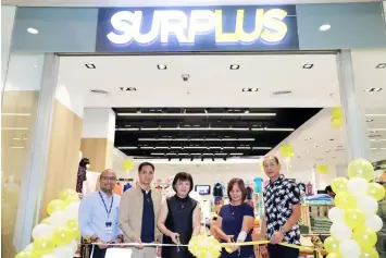  ?? -Chris Navarro ?? SURPLUS AT SM PAMPANGA. (Left to Right) SM Pampanga Mall Manager Aaron Montenegro,AVP for Operations North Luzon; Engr. Junias Eusebio, Executive Vice President for Surplus,; Aida Del ,DTI Provincial Director Elenita Ordonio and Asst. Vice President for Operations Surplus, Robert Soon lead the opening of Surplus at SM City Pampanga.