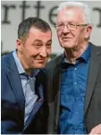  ?? Foto: S. Gollnow, dpa ?? Grüne Freunde: Cem Özdemir und Winfried Kretschman­n.