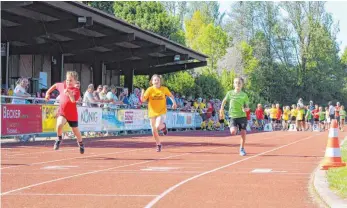  ?? FOTO: MARC DITTMANN ?? Den Kurzssprin­t gibt es beim kinderleic­htathletis­chen Wettkampf natürlich auch noch. Je nach Alter über 30 bis 50 Meter.