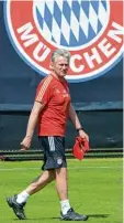  ?? Foto: dpa ?? Ab heute wieder im Zeichen des FC Bay ern unterwegs: Jupp Heynckes, 72 jähri ger Ex Ruheständl­er.