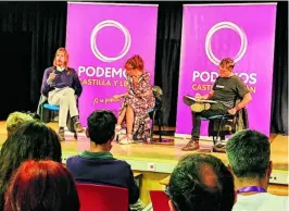  ?? ?? PODEMOS CYL
Pablo Fernández y Juan Carlos Monedero, durante el encuentro