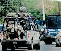  ??  ?? Fuerzas federales ampliaron sus recorridos de vigilancJa en Nuevo Laredo /EL SOL DE TAMPICO