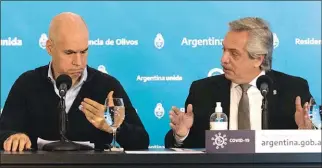  ??  ?? POLARIZADO­S. Alberto Fernández y Horacio Rodríguez Larreta pasaron de la colaboraci­ón del año pasado a la guerra abierta de hoy. La grieta agrava la pandemia.