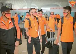 ??  ?? Sunrisers Hyderabad players leaving to the UAE