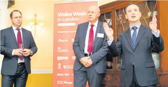  ?? Rafe Abrook ?? > At the launch of Wales Week in London 2018, from left, Dan Langford, Damian Green and Alun Cairns