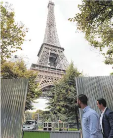  ?? FOTO: AFP ?? Bekommt ein Lifting für 300 Millionen Euro: der Eiffelturm.