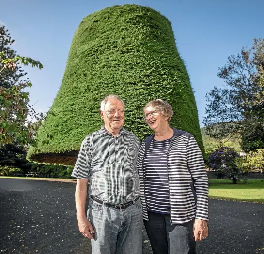  ?? ROSA WOODS/STUFF ?? Murray and Lynn Reeve, owners of the Bucket Tree Lodge in Tawa.