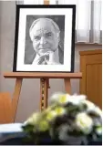  ?? Foto: Arno Burgi, dpa ?? Altkanzler Helmut Kohl findet noch viel Zustimmung.