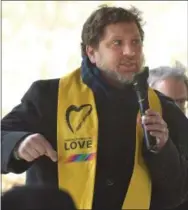  ?? PETE BANNAN - MEDIANEWS GROUP ?? Rev. Dan Schatz is minister of the Unitarian Congregati­on of West Chester. He speaks at the national day of protest against the border emergency that President Donald Trump enacted Friday.