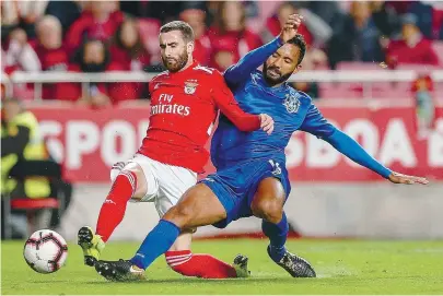  ??  ?? Rafa bateu constantem­ente a defesa do Feirense, chegando também a faturar