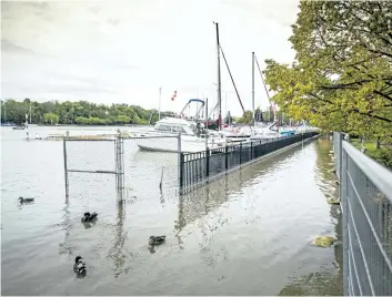  ?? BOB TYMCZYSZYN/STANDARD FILE PHOTO ?? Water levels in Lake Ontario slowly start to recede in Port Dalhousie on July 10.