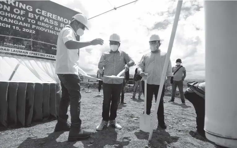  ?? PR ?? ALABEL Mayor Vic Paul Salarda, Alsons Dev director Miguel A. Dominguez, and Councilor Hermie Galzote led the groundbrea­king ceremony held on March 15, 2022, for the 877.5-meter Alabel Bypass Road, which will reduce travel time to and from the Alabel town proper.