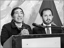 ?? Lineida castillo/ el comercio ?? • El prefecto de Azuay, Yaku Pérez, y el ministro de Inclusión Social, Iván Granda, ayer en Cuenca.