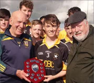  ??  ?? Ballygarre­tt captain Johnny Sinnott with Jack O’Brien and Ger Leacy of People Newspapers.