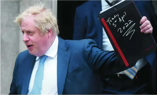 ?? EFE ?? El primer ministro británico, Boris Johnson, a su salida del número 10 de Downing Street