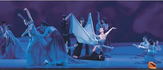  ?? CHERYL MANN ?? Victoria Jaiani and ensemble in “The Little Mermaid” by Joffrey Ballet at the Lyric Opera House.
