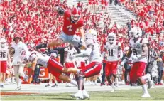  ?? UNIVERSITY OF GEORGIA PHOTO ?? Georgia sophomore tight end Oscar Delp, who has 13 catches this season for 160 yards and two touchdowns, is replacing All-American Brock Bowers in the starting lineup.