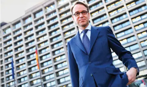  ?? Foto: dpa/Arne Dedert ?? Bundesbank­präsident Jens Weidmann vor der Zentrale in Frankfurt am Main