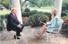  ?? AP ?? Fox News. El presidente Donald Trump, durante la entrevista para el programa “Fox &amp; friends”, con la periodista Ainsley Earhardt.