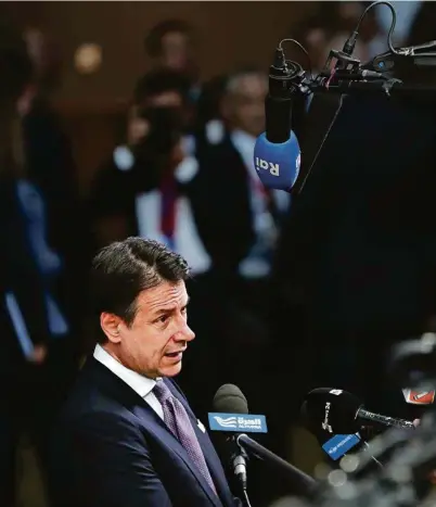  ?? (FRANCISCO SECO/AP PHOTO) ?? Le premier ministre italien Giuseppe Conte jeudi, à son arrivée au sommet européen de Bruxelles.