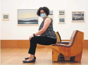  ?? R.J. JOHNSTON PHOTOS TORONTO STAR ?? Dr. Shahar Geva Robinson says taking part in the program offered by the Art Gallery of Ontario allowed her to build her capacity to pause and reflect.
“It helped me be more contemplat­ive about things.”