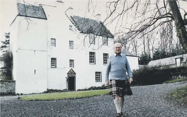  ??  ?? 0 Sir William Macpherson at his home in Blairgowri­e in 2012