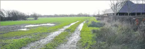  ?? Picture: Gary Browne FM4212631 ?? Villagers have objected to plans to build 50 new houses next to Smarden Charter Hall