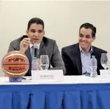  ?? F.E. ?? Uribe y Antonio Mir, presidente LNB.